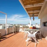 Laila Villa