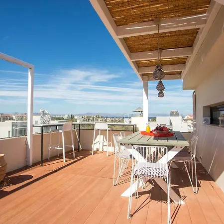 Laila Villa
