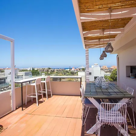 Laila Villa