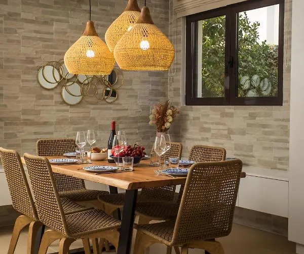 Laila Ялиссос