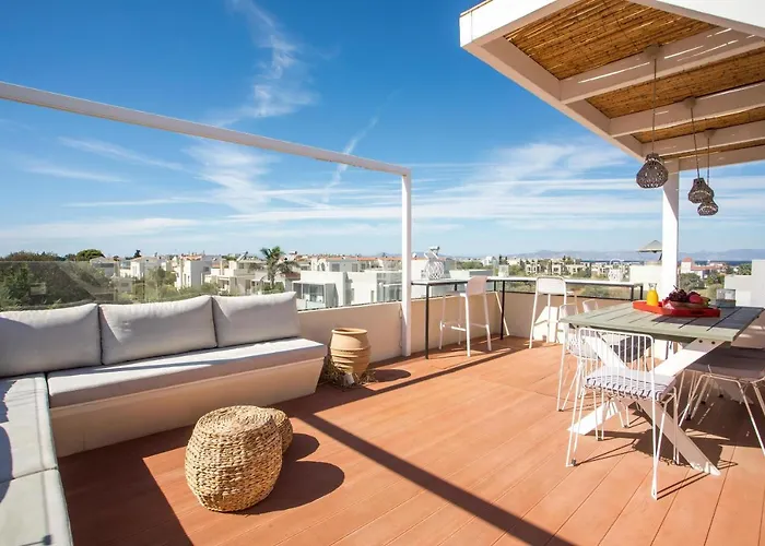 Laila Villa