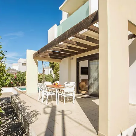 Laila Villa *